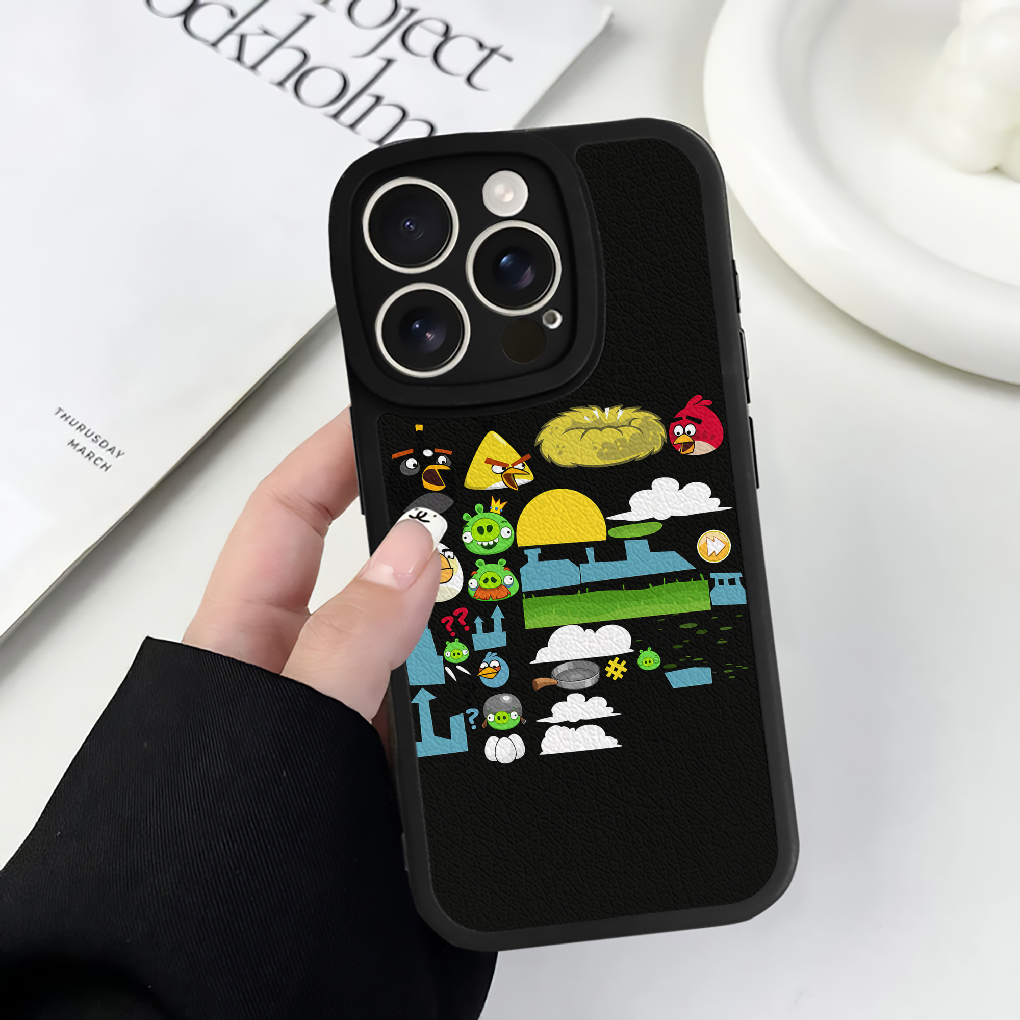 （画像用） Angry Birds アングリーバード 【iPhone 16シリーズ対応】シリコンスマホケース（レザー調） 材質：シリコン